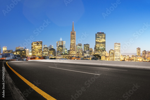 empty asphalt road with cityscape and skyline of san francisco © zhu difeng