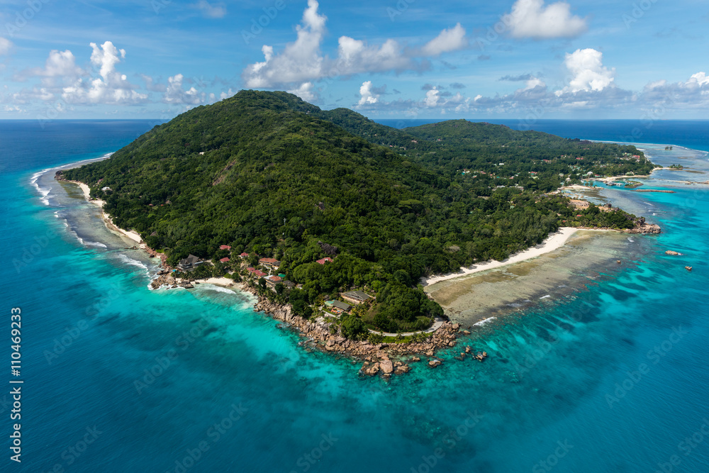 Seychelles, vue aérienne de île de la Digue