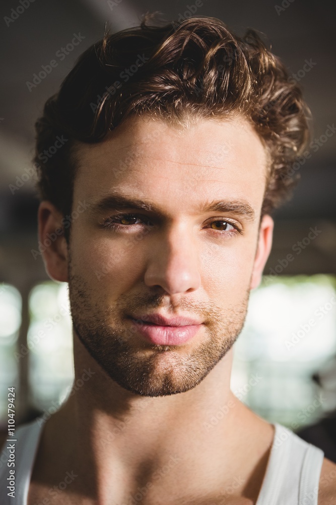 Obraz premium Handsome man in gym