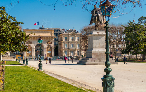 Arc de triomphe et statue de Louis XIV à Montpellier, Hérault, Occitanie, France. photo