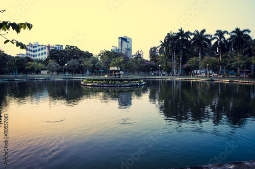 Business district cityscape from a Lumpini Park, Bangkok, Thaila