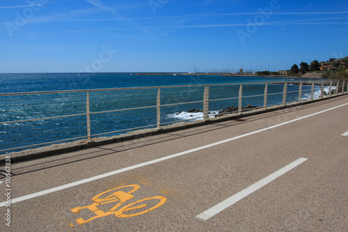 Fotografie pista ciclabile a San Lorenzo al mare - Liguria