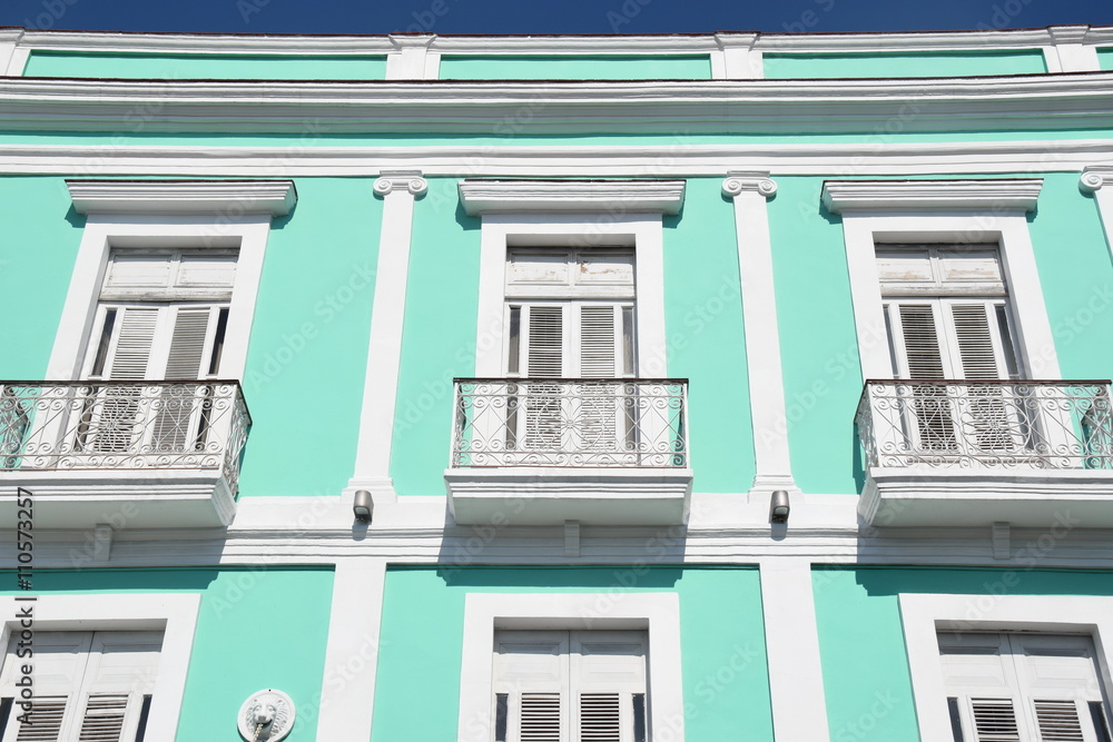 Neoklassizistische Fassade auf Kuba