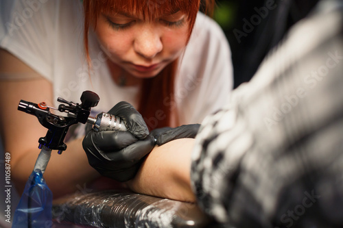 girl tattoo girl tattoo making.