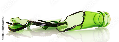 Canvas Print Sharp shards of beer bottles isolated on white