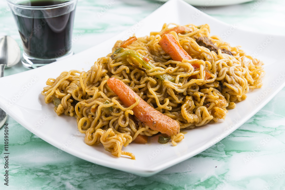 Noodles and vegetables