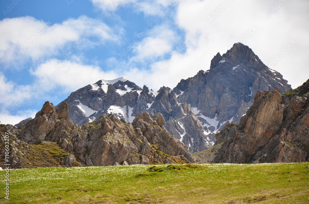 Rocher Bouchard (Hautes-Alpes)