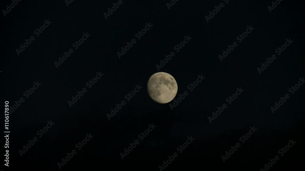 Full moon (slow zoom) Full moon (slow zoom)