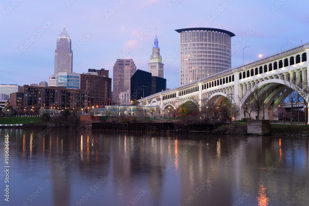 Fototapeta premium Cleveland Ohio Downtown City Skyline Cuyahoga River