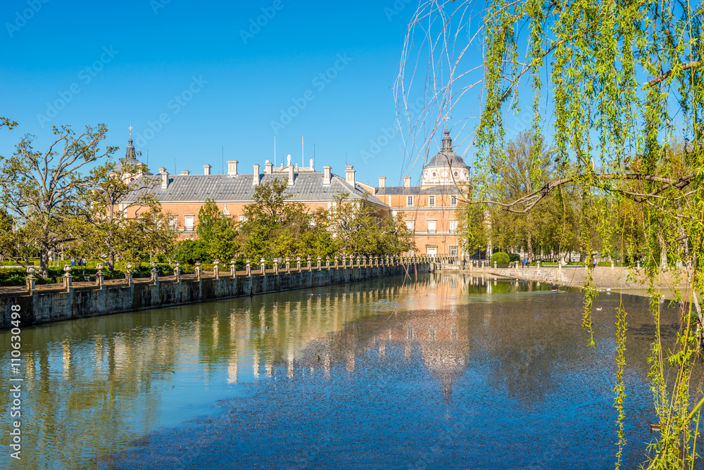 Naklejka premium Royal palace with garden in Aranjuez