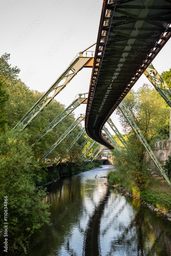 Fototapeta premium Wuppertal Schwebebahn