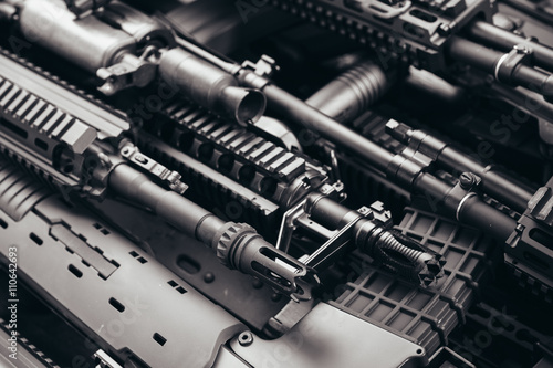 Details of many  confiscated modern rifles supplied smuggled. de