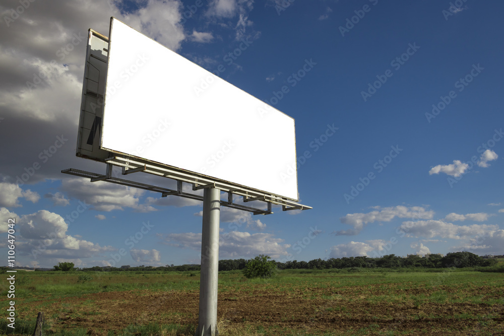 Billboard - Empty billboard in front of beautiful cloudy sky in a rural location - obrazy, fototapety, plakaty 