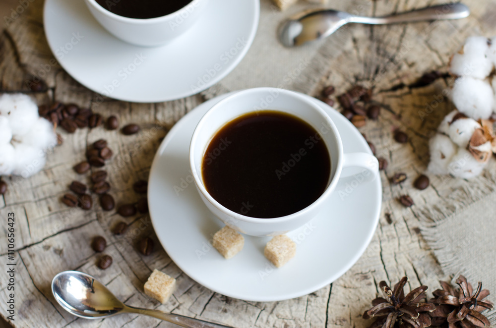 Fototapeta premium pair cups coffee old wooden stump