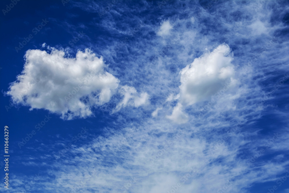 Fototapeta premium Amazing white clouds with blue sky
