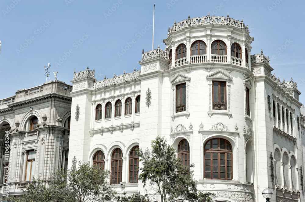 Fototapeta premium Pervuain Architecture