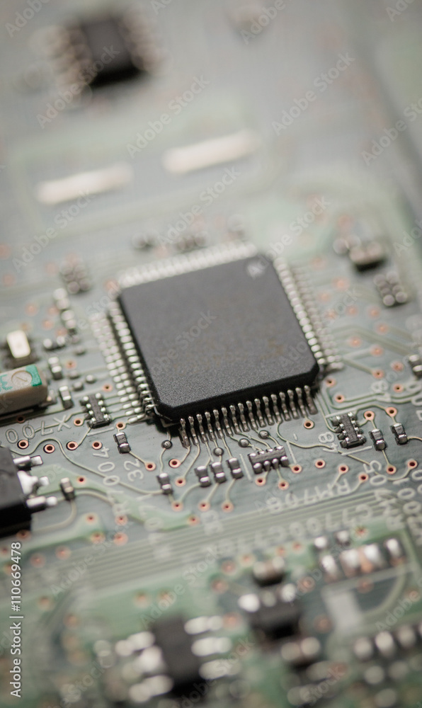 Computerchip auf Platine, Nahaufnahme Computerchip auf Platine, Nahaufnahme