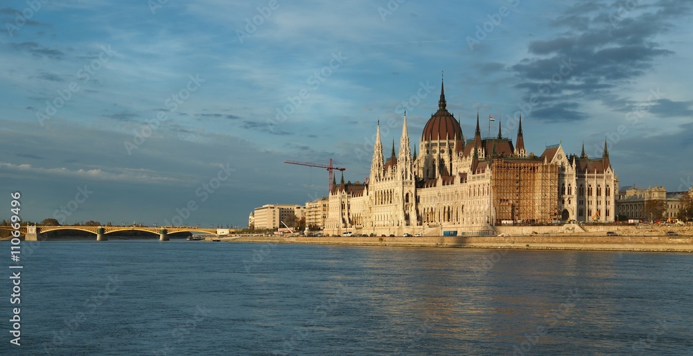 Fototapeta premium Parliament Building in Budapest