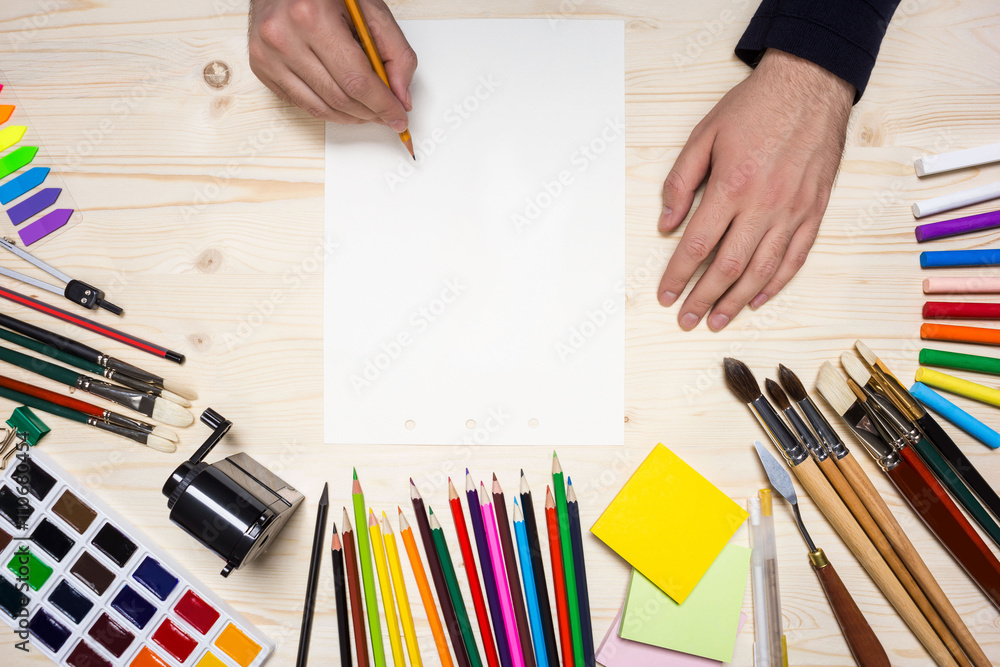 Fototapeta premium Man sketching top