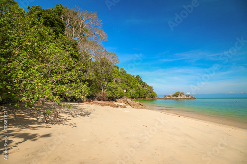 Fototapeta Naklejka Na Ścianę i Meble -  Beautiful beach of south of Thailand