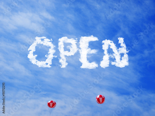オープンの雲文字とアドバルーン / Open cloud string and advertising balloons
