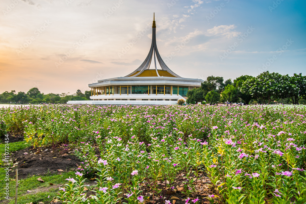 Twilight Pavilion landmark of Suan Luang Rama IX Public Park, Bangkok, Thailand Twilight Pavilion landmark of Suan Luang Rama IX Public Park, Bangkok, Thailand