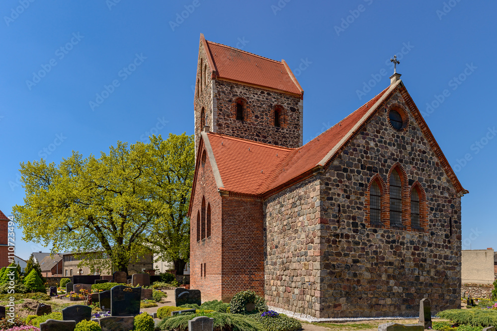 Mittelalterliche Dorfkirche Krummensee, Blick von Osten