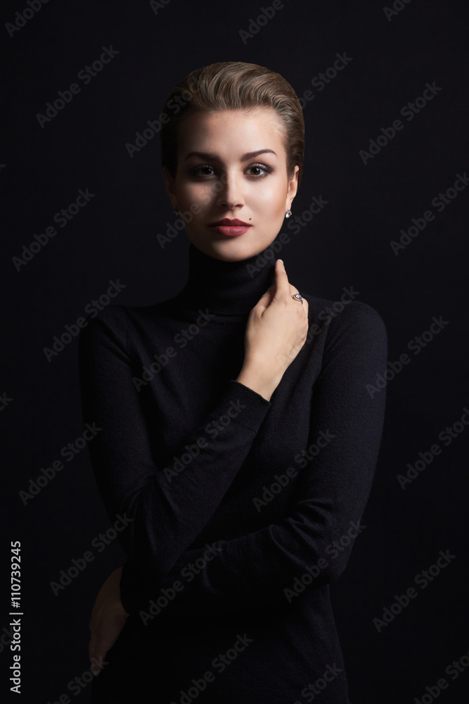 fashion beauty portrait of young woman