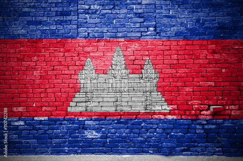 Ziegelsteinmauer mit Flagge Kambodscha
