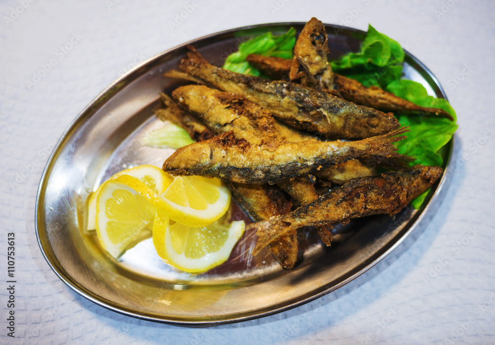Frittierte Sardinen Frittierte Sardinen