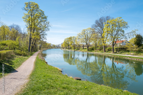 Cuadro en lienzo Gota Canal during spring at Berg outside Linkoping