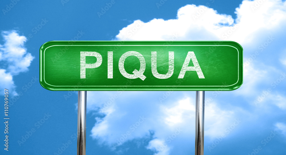 Obraz premium piqua vintage green road sign with highlights