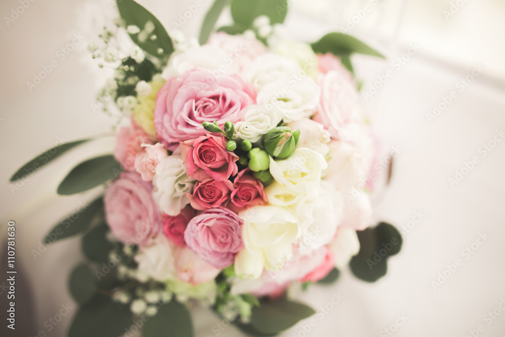 Obraz premium Wedding perfect bridal bouquet of different flowers