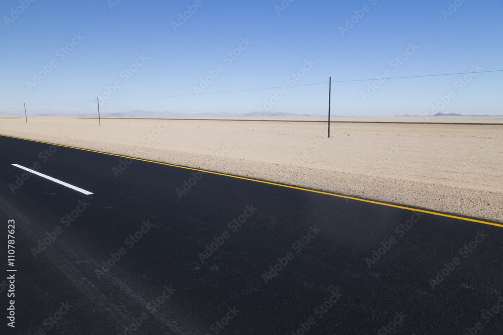 Strasse in der Wüste, highway in the desert, Namibia