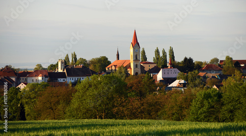 Mseno town with church © luzkovyvagon.cz