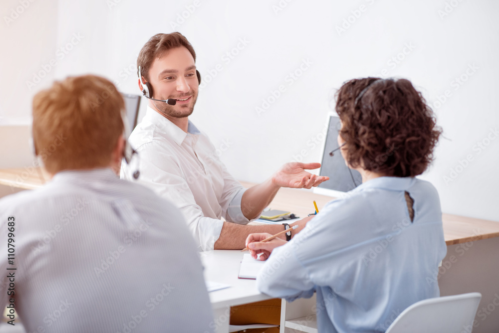 Obraz premium Pleasant colleagues working in the office 