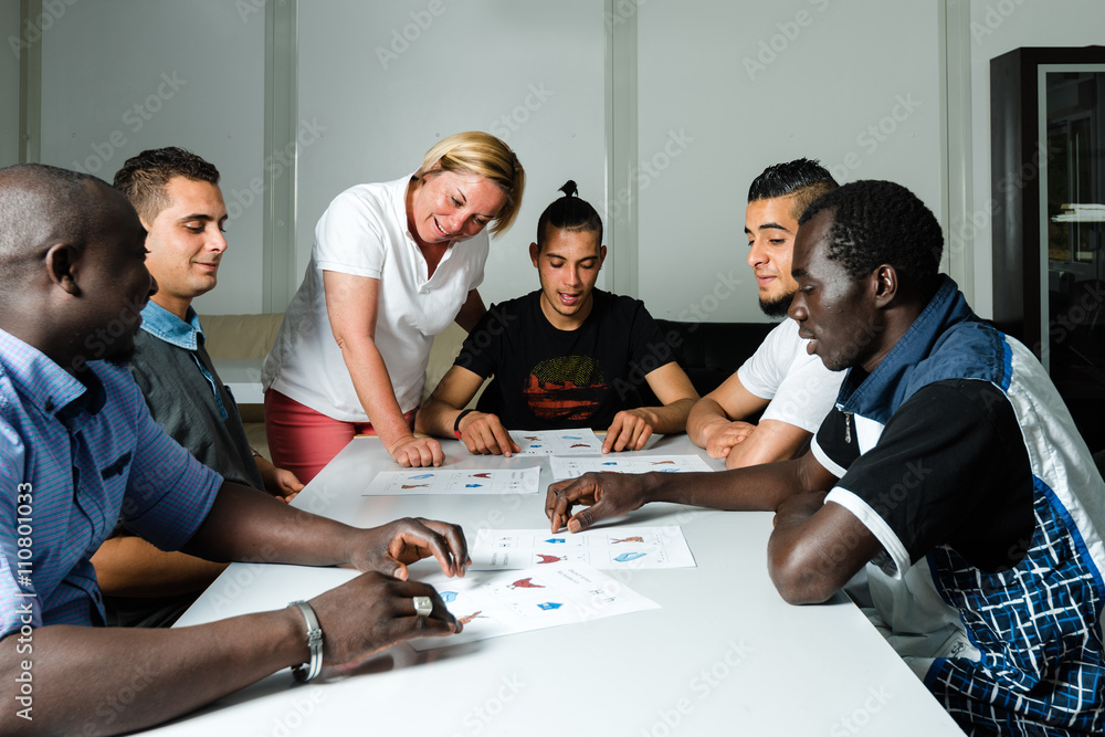 Φωτογραφία Language training for refugees in a German camp