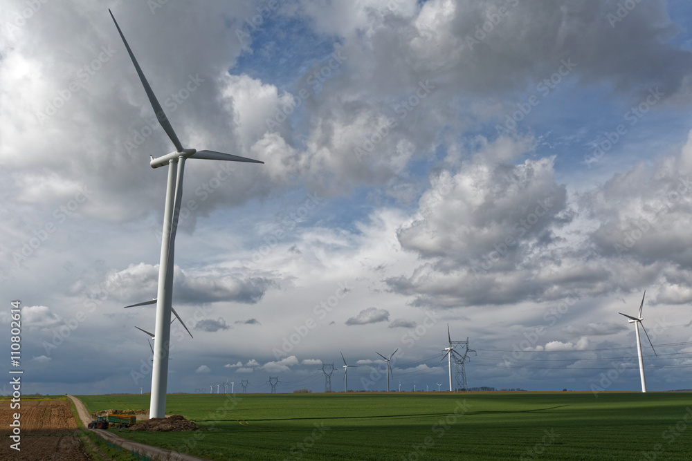 Agriculture et éoliennes en Artois, Pas-de-Calais, France Agriculture et éoliennes en Artois, Pas-de-Calais, France