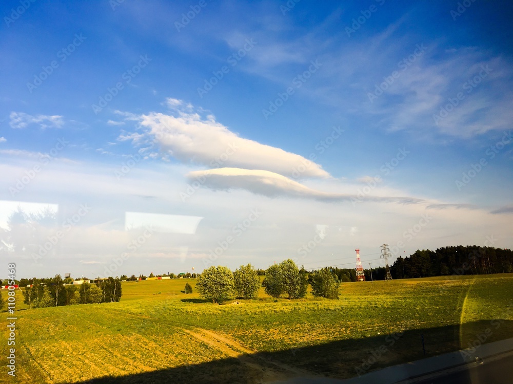 Fototapeta premium fantastyczna chmura na niebie 