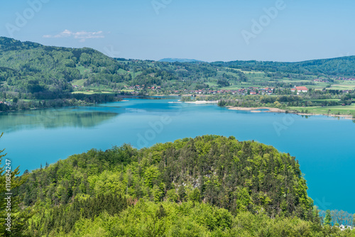 Kochelsee mit Kochel am See in Oberbayern © Andy Ilmberger