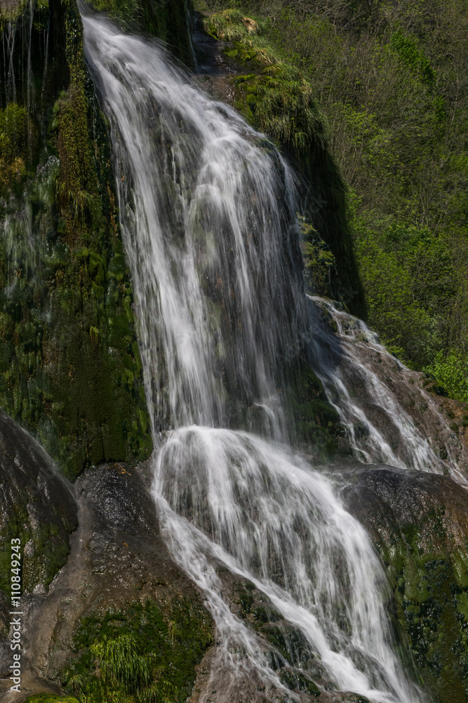 Cascades Cascades