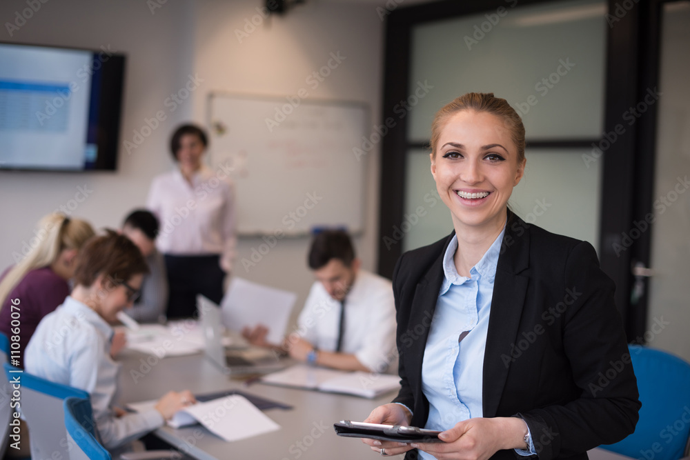 Fototapeta premium business woman working on tablet at meeting room