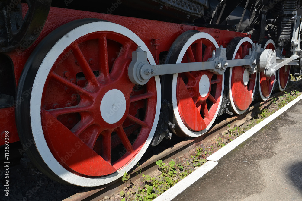 Wheels of the old cargo engine