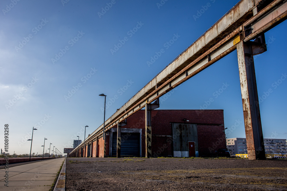 Altes Ladekransystem in der Überseestadt in Bremen Altes Ladekransystem in der Überseestadt in Bremen