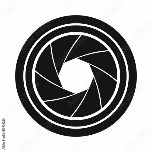 Camera shutter aperture icon, simple style