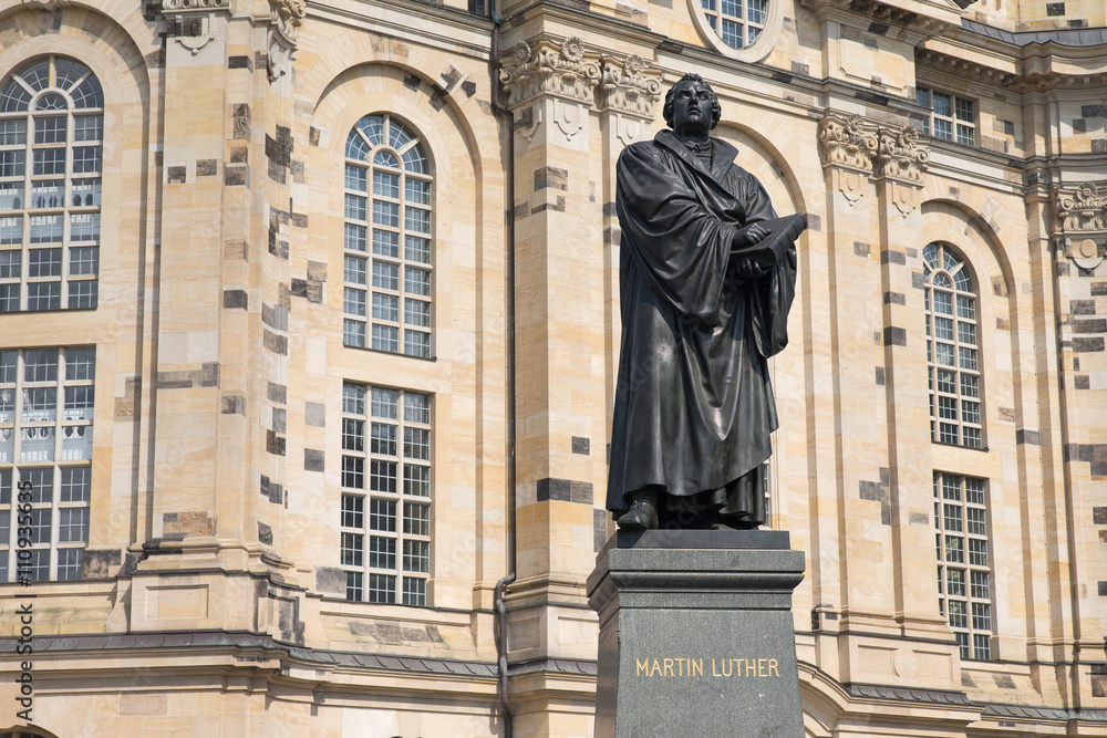 Statue des Martin Luther in Dresden Statue des Martin Luther in Dresden