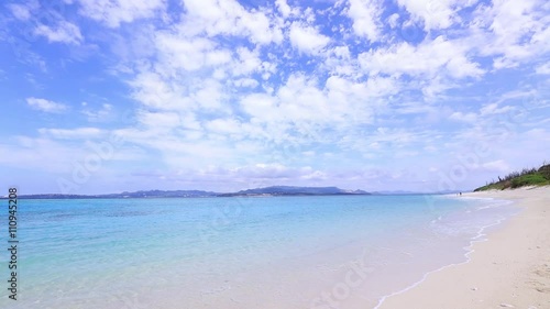 Wallpaper Mural 南国の美しいビーチと紺碧の空	
 Torontodigital.ca