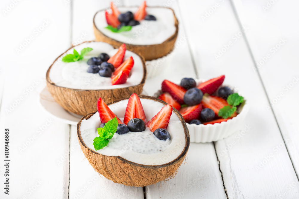 Obraz premium Coconut chia pudding