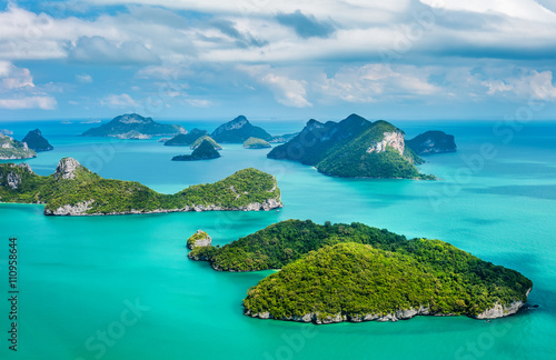 Obraz na plátne Tropical group of islands in Ang Thong National Marine Park.