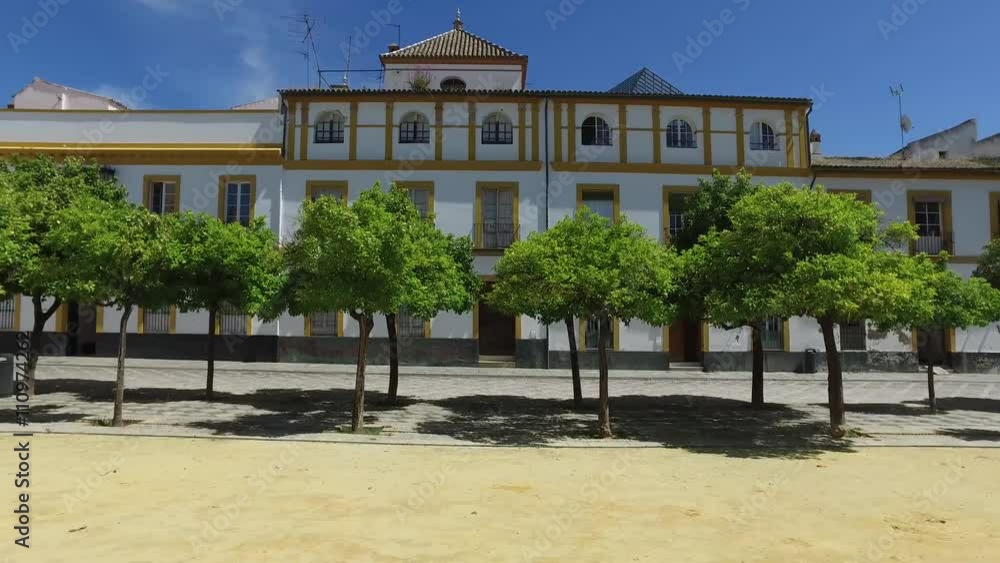 Siviglia, Andalusia, Spagna - Aprile 18, 2016: Plaza del Patio de Banderas (Ultra High Definition, UltraHD, Ultra HD, UHD, 4K, 2160P, 3840x2160) Siviglia, Andalusia, Spagna - Aprile 18, 2016: Plaza del Patio de Banderas (Ultra High Definition, UltraHD, Ultra HD, UHD, 4K, 2160P, 3840x2160)